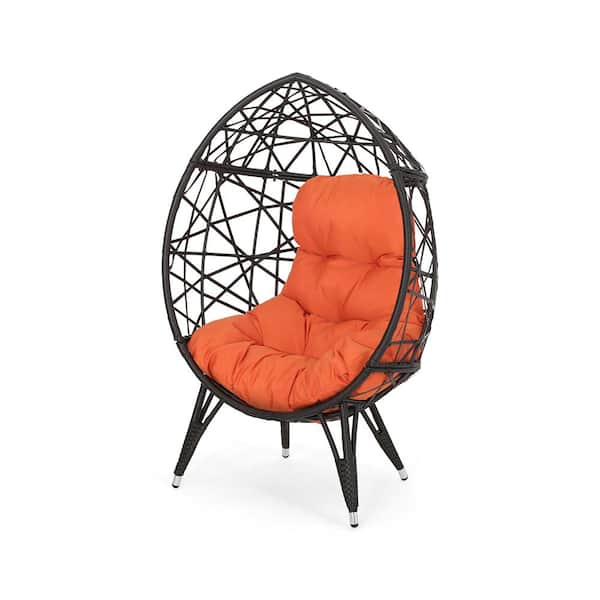 AULEDIO Brown Wicker Outdoor Lounge Chair with Orange Cushion