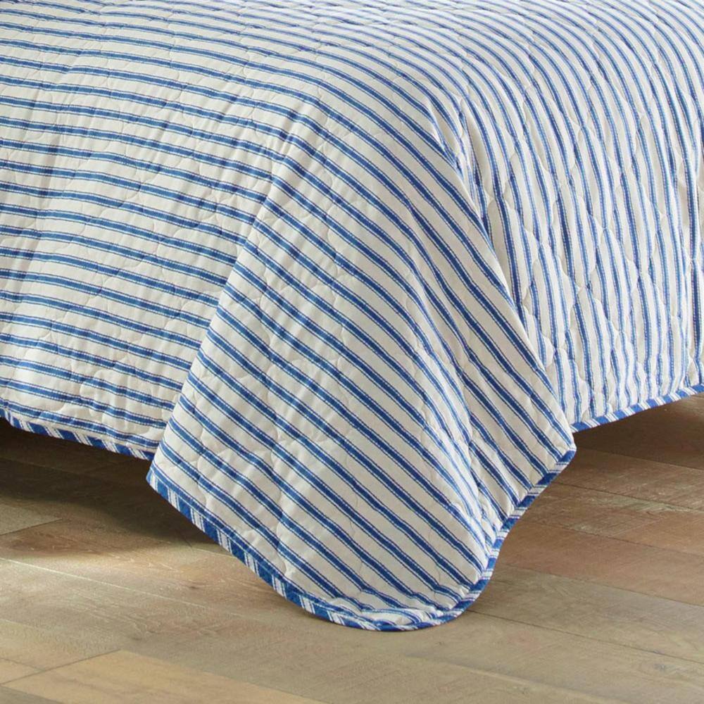 King Size Ivory and Navy Cotton Reversible Quilt Set