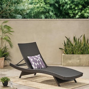Hot Seller Outdoor Patio Wicker Rattan Chaise Lounge for Garden, Backyard, Brown Multi