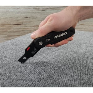 Pivoting Carpet Knife