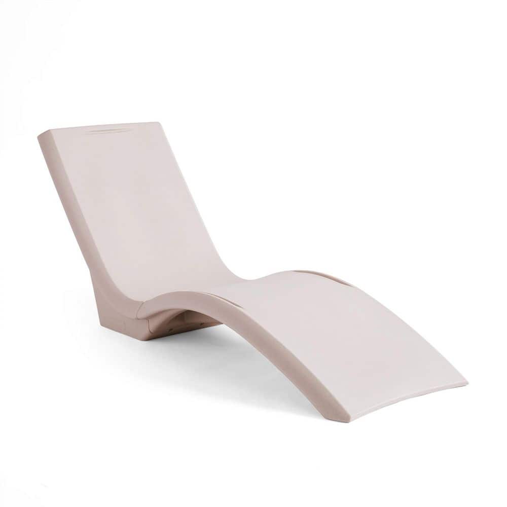 Vero Plastic Outdoor Pool Chaise Lounge (Tan with Speck)