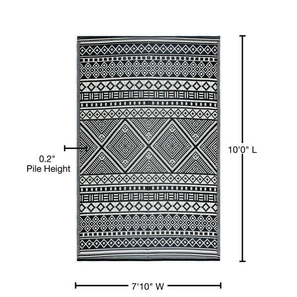 Real Living Pavero Black & White Geometric Outdoor Area Rug, (8' x 10')