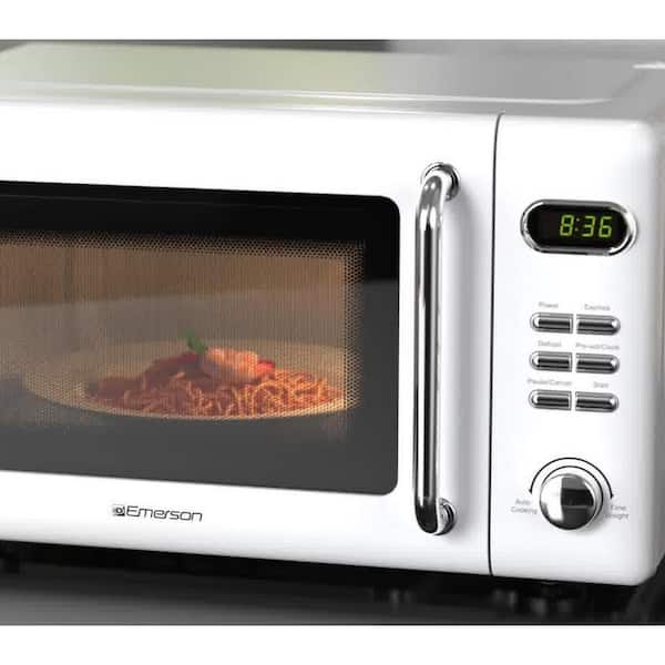 https://images.thdstatic.com/productImages/70a8895e-f2f6-4dac-8f20-b3f5eb5ac49d/svn/white-emerson-countertop-microwaves-mwr7020w-1f_600.jpg