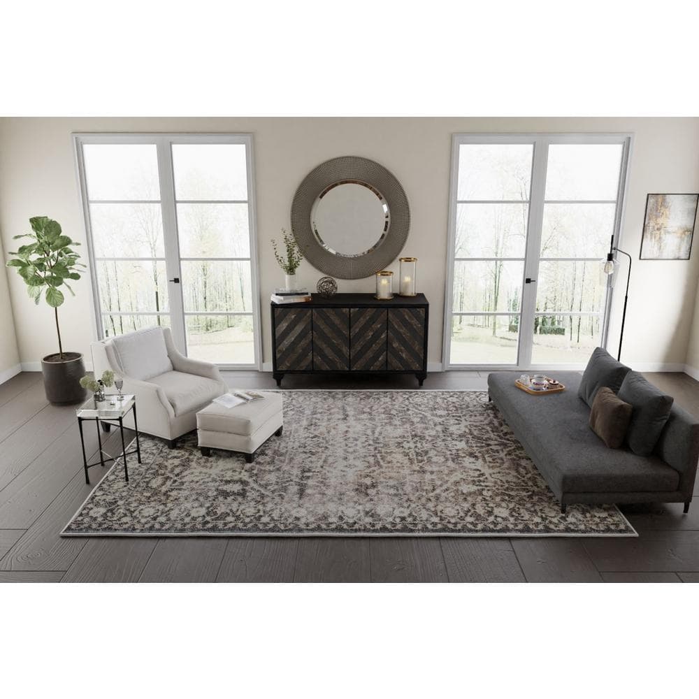 Regal Slate Grey 5' x 7' Synthetic Transitional Area Rug