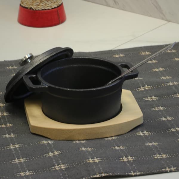 Cabilock Household Small Iron Pot Basics Enameled Cast Iron Claypot:  Covered Casserole Skillet 18cm Clay Pot Rice Pot