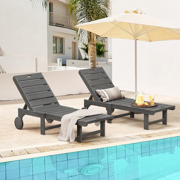 LUE BONA Heli Recycled Dark Gray HDPS Patio Lounge Chair Plastic Stackable Outdoor Chaise Lounge Chair with Wheel Set of 2