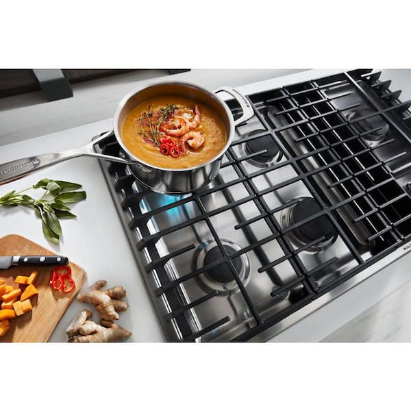 https://images.thdstatic.com/productImages/71112899-dc1a-423e-a8cf-b1b62c48e325/svn/stainless-steel-kitchenaid-gas-cooktops-kcgd506gss-44_600.jpg