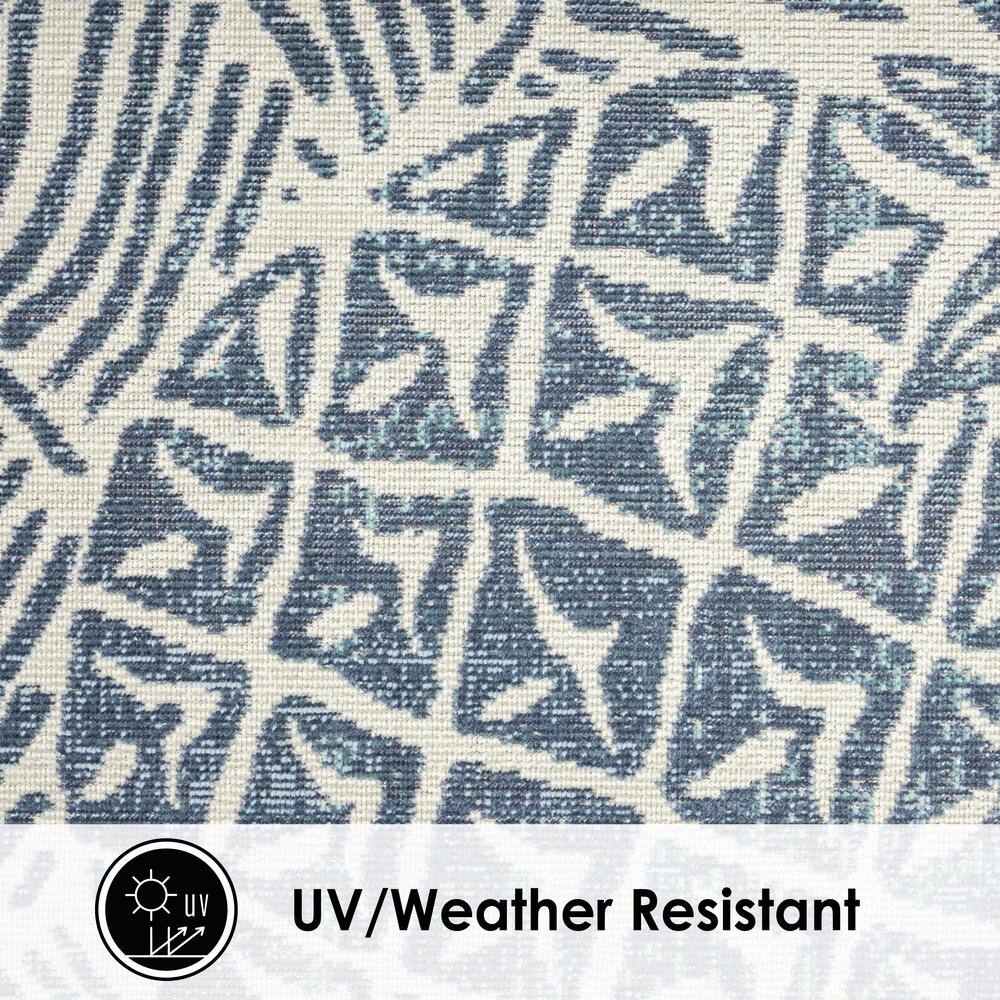 Navy and Ivory Whimsical Pineapple 8' x 10' Indoor/Outdoor Rug