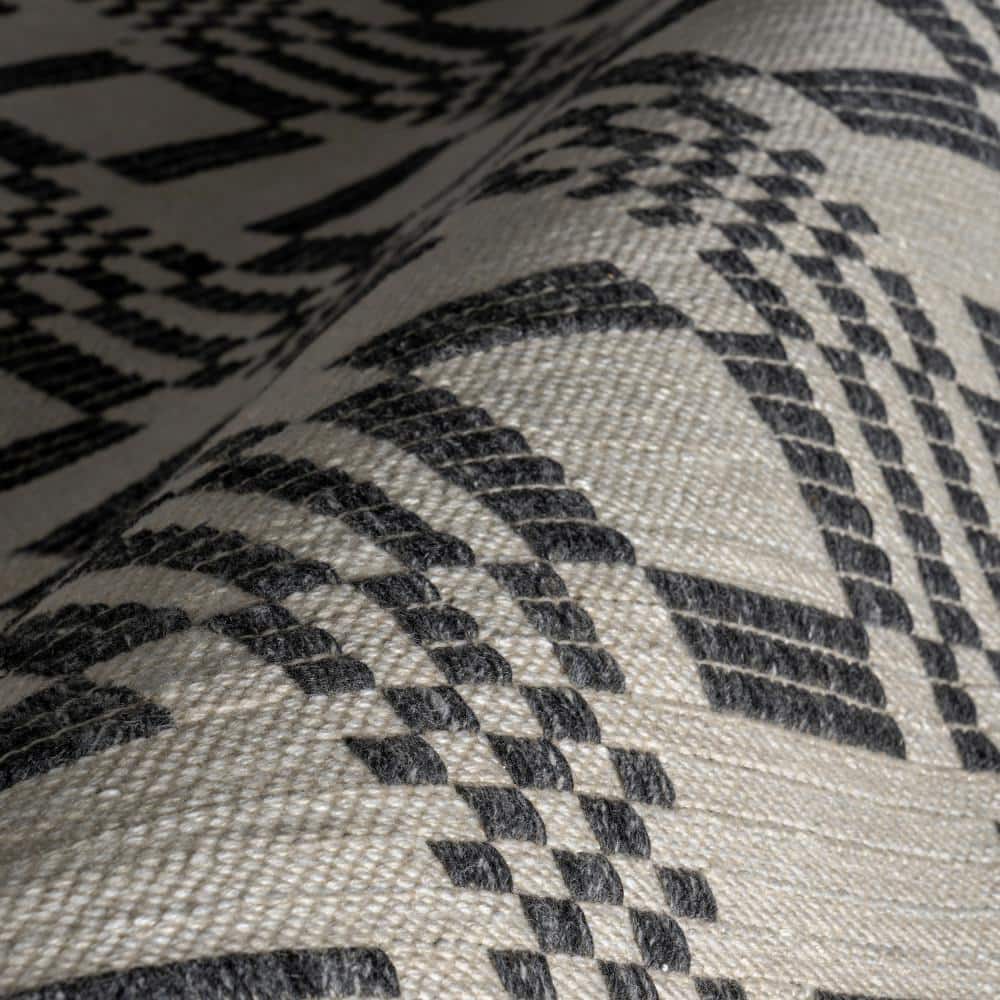 Gray and Off-White Geometric Synthetic Flat Woven 4' x 6' Area Rug
