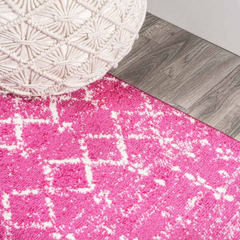 8' x 10' Fuchsia and Ivory Synthetic Moroccan Trellis Area Rug