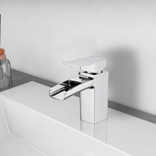 Single-Handle Single-Hole Bathroom Faucet in Chrome
