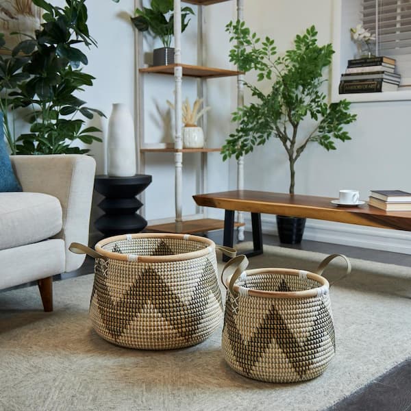 Litton Lane Seagrass Handmade Zigzag Patterned Storage Basket with Black and White Plastic Weaving and Leather Handles (Set of 2)