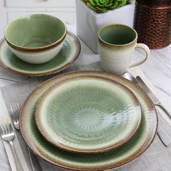 https://images.thdstatic.com/productImages/7145cf4e-2221-43d7-ab0f-6648294892f7/svn/green-gibson-elite-dinnerware-sets-985116140m-fa_600.jpg