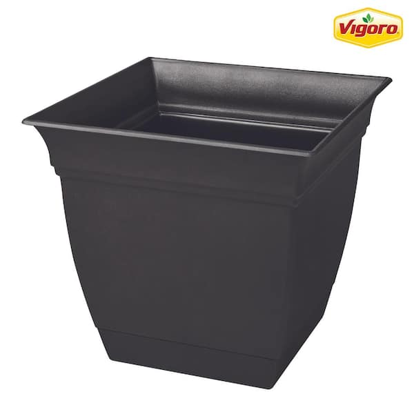Vigoro 6 in. Mirabelle Small Black Plastic Square Planter (6 in. D x 5.5 in. H) with Drainage Hole and Attached Saucer
