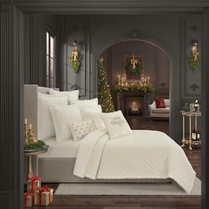 Cozy Winter White Polyester King/Cal King 3-Piece Quilt Set