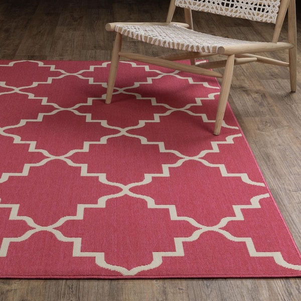 Hibiscus Pink/Ivory 2 ft. x 7 ft. Scalloped Geometric Lattice Polypropylene Indoor/Outdoor Runner Area Rug
