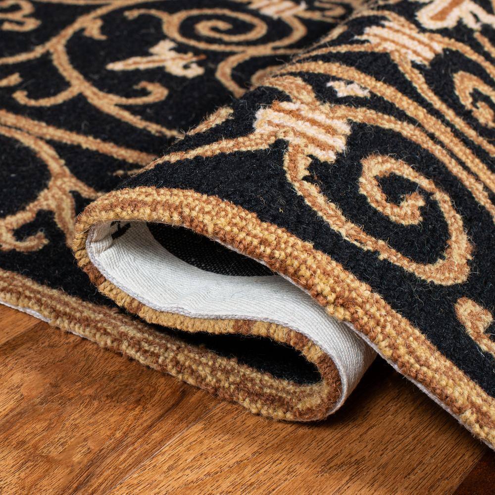 Chelsea Black and Beige Hand-Hooked Round Wool Area Rug