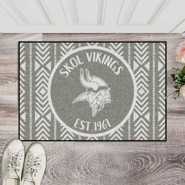 Minnesota Vikings Southern Style Gray 1.5 ft. x 2.5 ft. Starter Area Rug