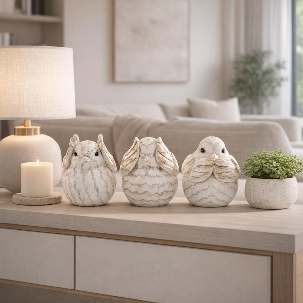 Liv & Skye Ivory 7 in. x 5 in. Resin Decorative Royal Bird