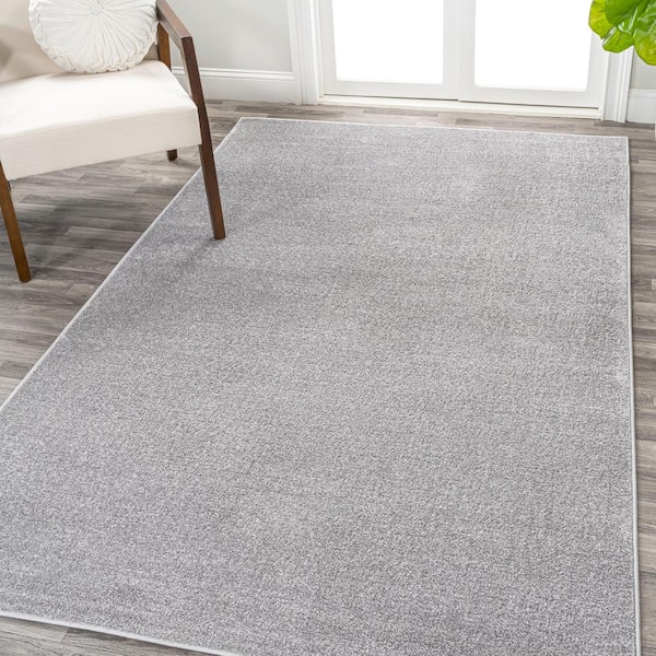 JONATHAN Y Haze Solid Low-Pile Light Gray 4 ft. x 6 ft. Area Rug