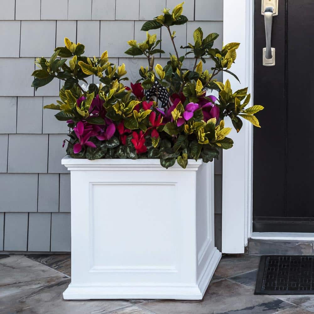 Fairfield Square White Self-Watering Polyethylene Planter 22"