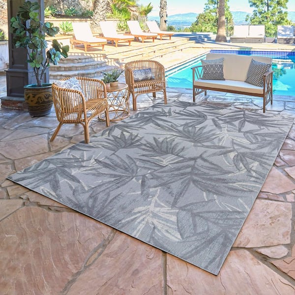 Fosel Bumba Gray 5 ft. x 7 ft. Floral Indoor/Outdoor Area Rug