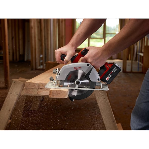 Milwaukee M18 18V Lithium-Ion Cordless 6-1/2 in. Circular Saw with