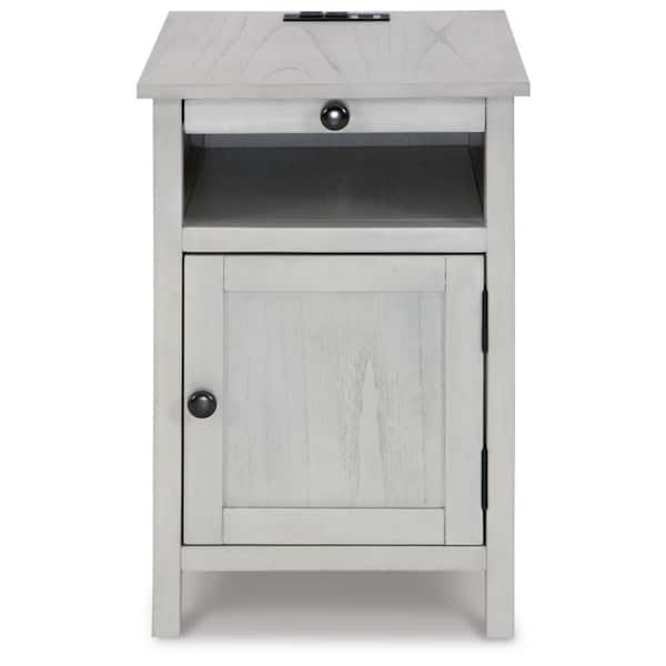 Signature DESIGN BY ASHLEY Treytown 15.5 in. White Rectangular Wood Chairside End Table with USB ports
