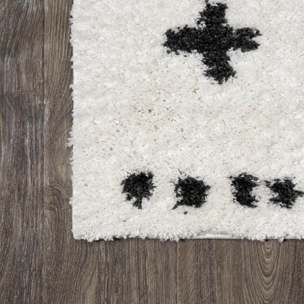 Reversible White/Black Geometric Shag Synthetic Area Rug