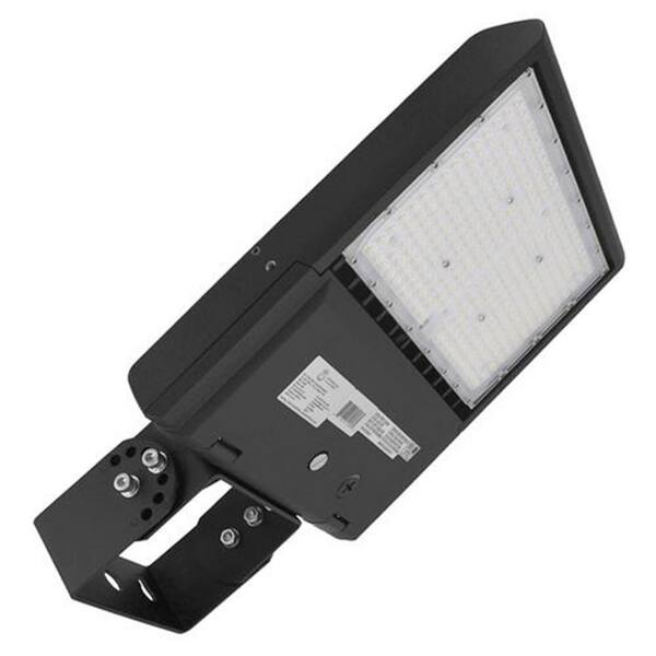 400 watt equivalent led parking lot light