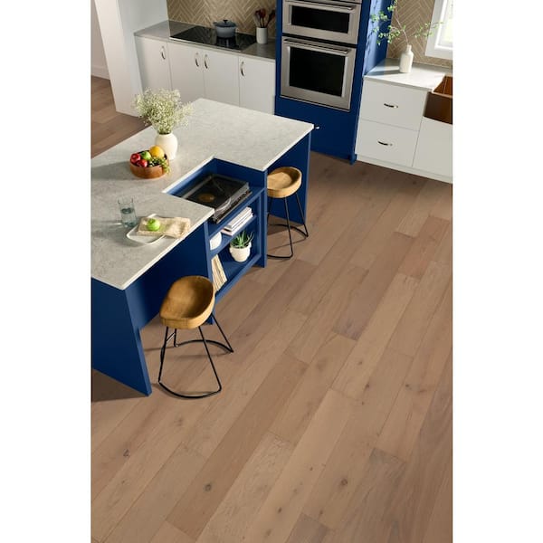 Bruce Time Honored Tuscan Breeze Wh Oak 3/8 in. T x 6.5 in. W T+G Wire Brushed Engineered Hardwood Flooring (32.11 sq.ft./ctn)