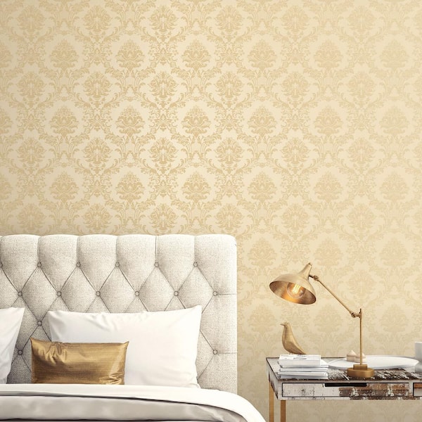 Classic Damask Wallpaper in Cream
