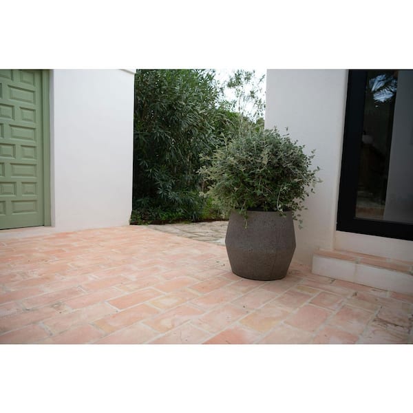 20 in W Harley L Fiberstone Modern Rustic Planter Indoor/Outdoor, Diorite Grey