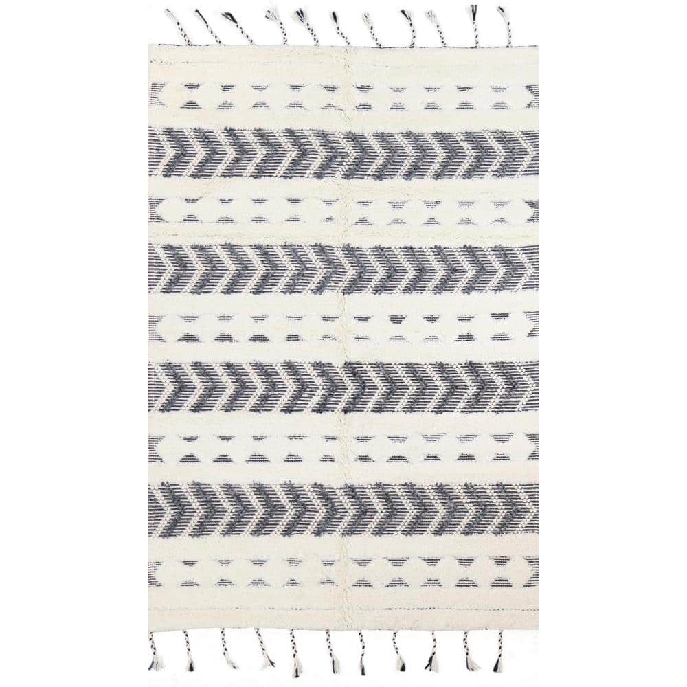 Bb Rugs Fortress FRT102 5' x 7'6" Area Rug