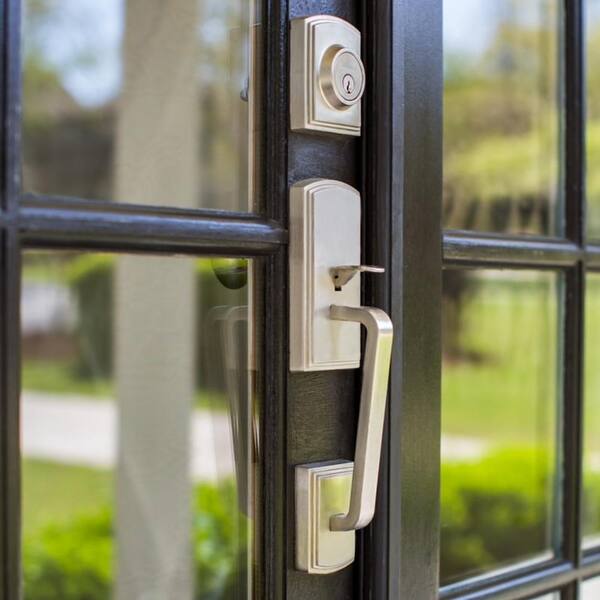 Delaney      Italian Collection Visconti Single Cylinder Satin Nickel Door Handleset with Artino Interior