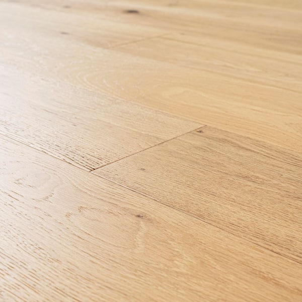 Shenandoah Oak 1/4 in. T x 6.5 in. W Click Lock Engineered Hardwood Flooring (21.67 sq. ft./case)