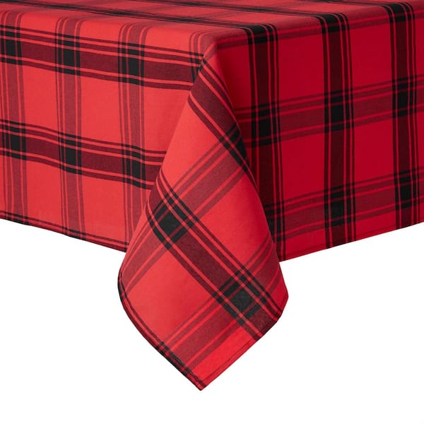 TOWN & COUNTRY LIVING Buffalo Check 84 in. W x 60 in. L Red-Black Checkered Cotton Blend Tablecloth