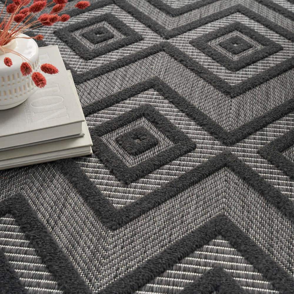 Charcoal Black Diamond Flat Woven 4' x 6' Rug
