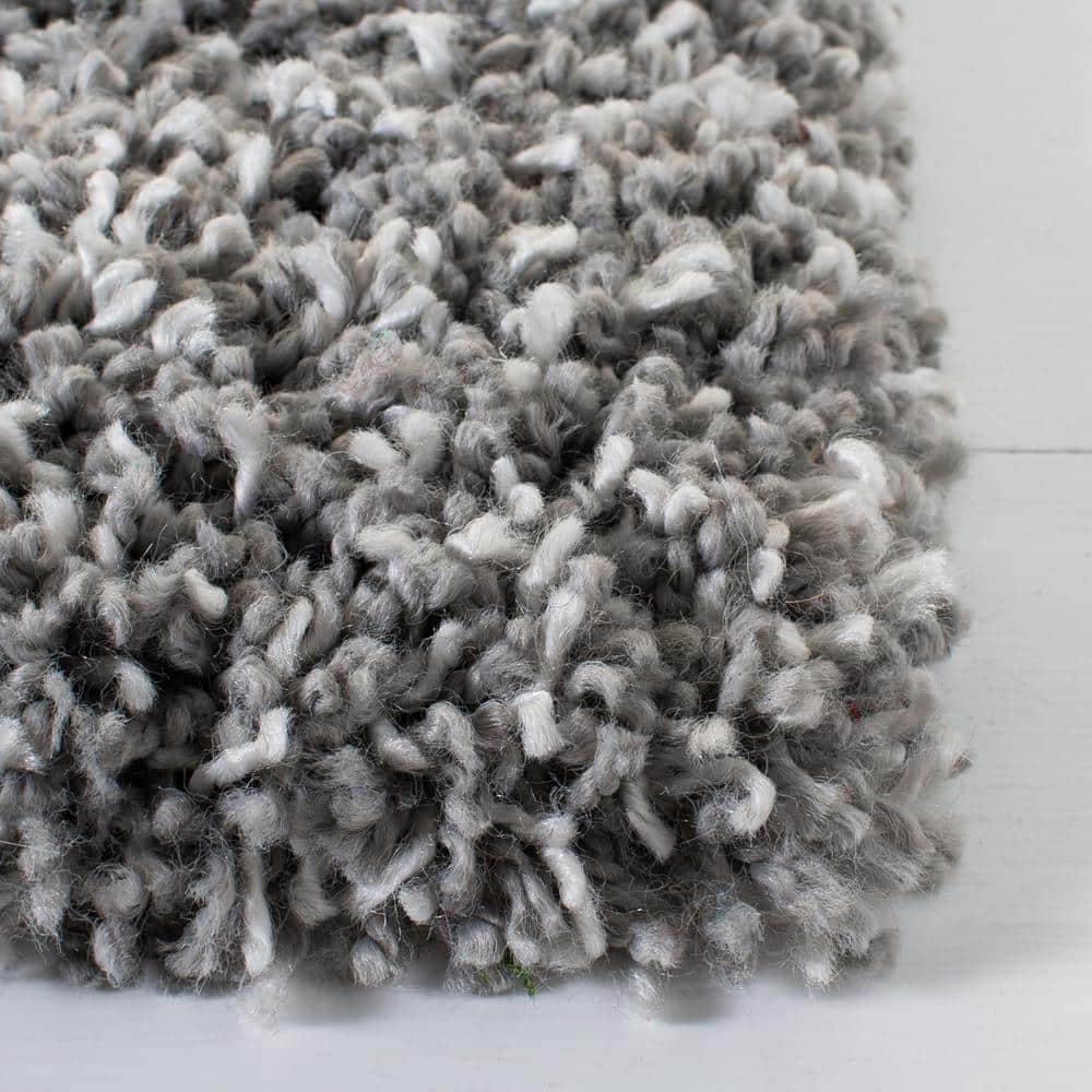Luxurious Gray Synthetic Round Shag Rug, Easy Care, 59 in Diameter