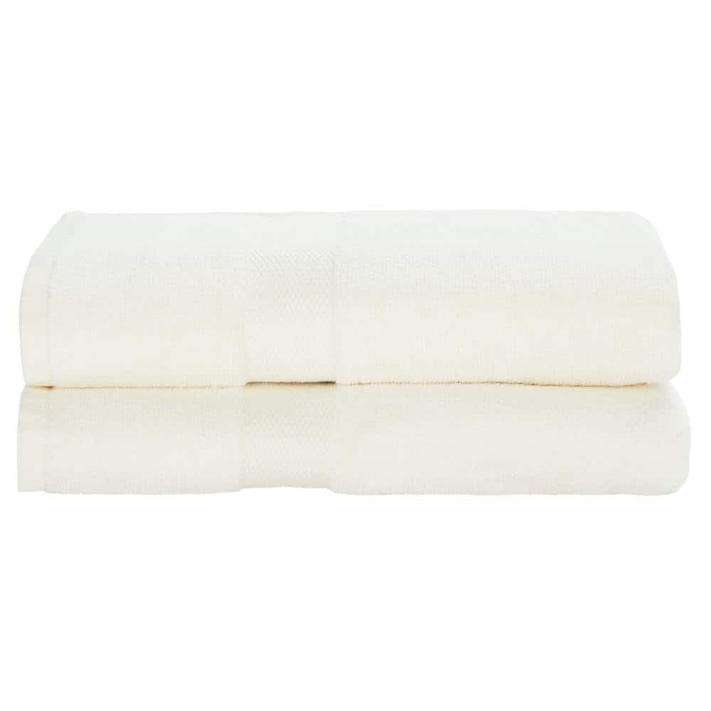 SAFAVIEH Plush Bath Towel (Set of 2) - 27 W x 54 H - On Sale