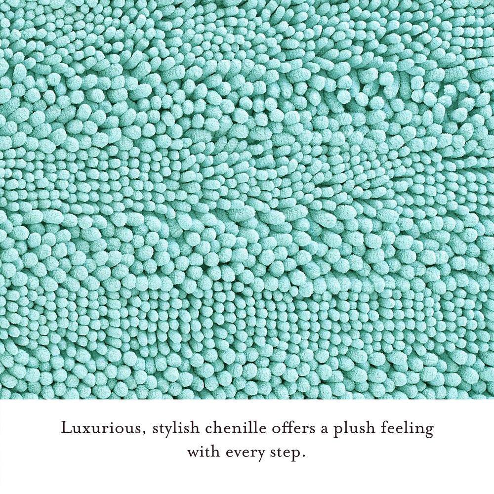 Aqua Chenille Non-Slip Polyester Bath Mat 17" x 24"