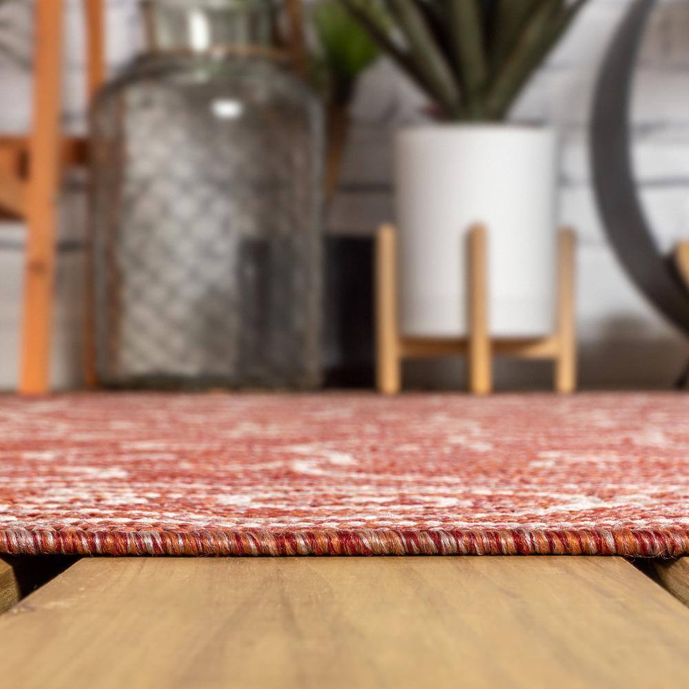 Charleston Red Beige Synthetic Round Reversible Area Rug