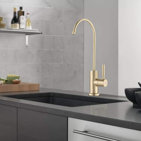 Single Handle Free Drinking Pull Down Sprayer Kitchen Faucet with Spot Resistant in Stainless Steel