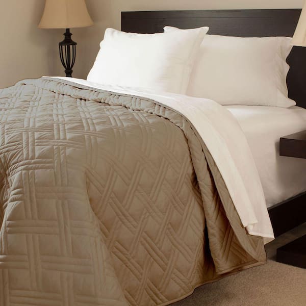 Lavish Home Solid Chocolate Twin Bed Quilt