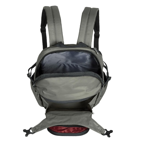 Wolverine 18 in. Gunmetal High Density Nailhead Nylon Cargo
