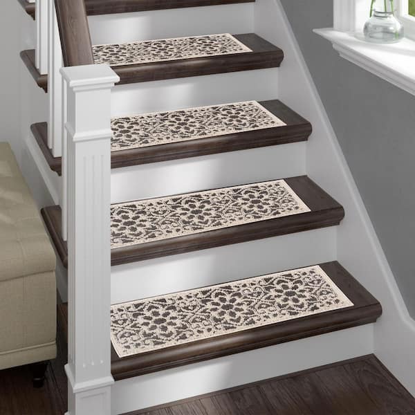 THE SOFIA RUGS Sofihas Brown 9 in. x 28 in. Polypropylene with Rubber Backing Carpet Stair Tread Covers (Set of 15)