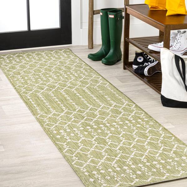 https://images.thdstatic.com/productImages/73b1b20c-5089-4d85-a3c1-4badcf10a905/svn/light-green-cream-jonathan-y-outdoor-rugs-smb108n-210-64_600.jpg