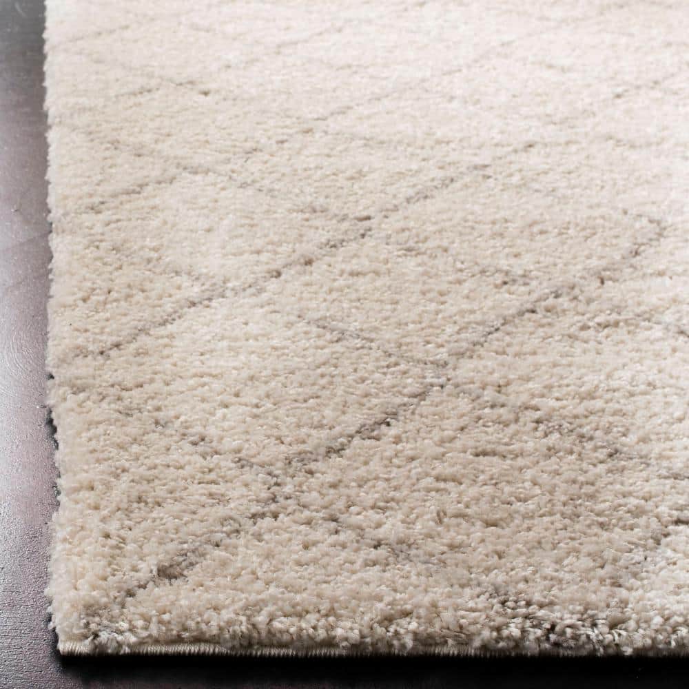 Ivory Geometric Shag Rectangular Synthetic Rug, 2'3" x 4'