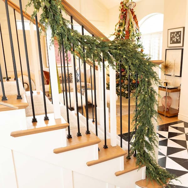 Village Lighting Company Garland 9 ft. green Artificial cedar