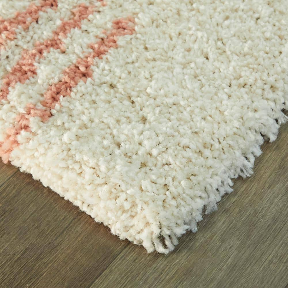 Himalayan Sherpa Cozy White/Pink Geometric Shag Rug 4' x 6'